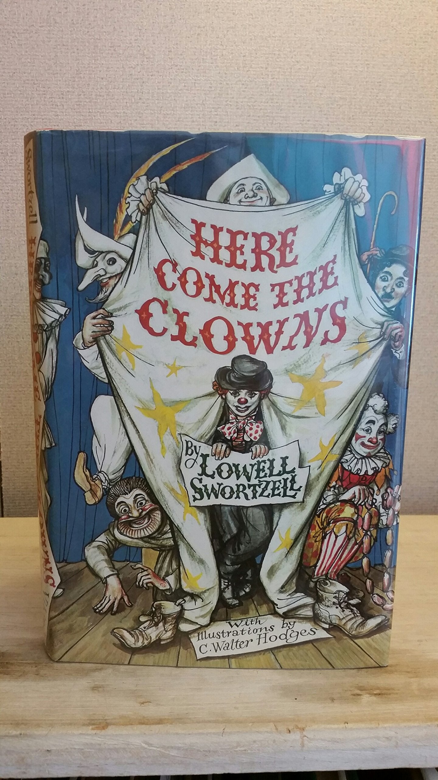 Here Come the Clowns: A Cavalcade of Comedy from Antiquity to the Present,Used