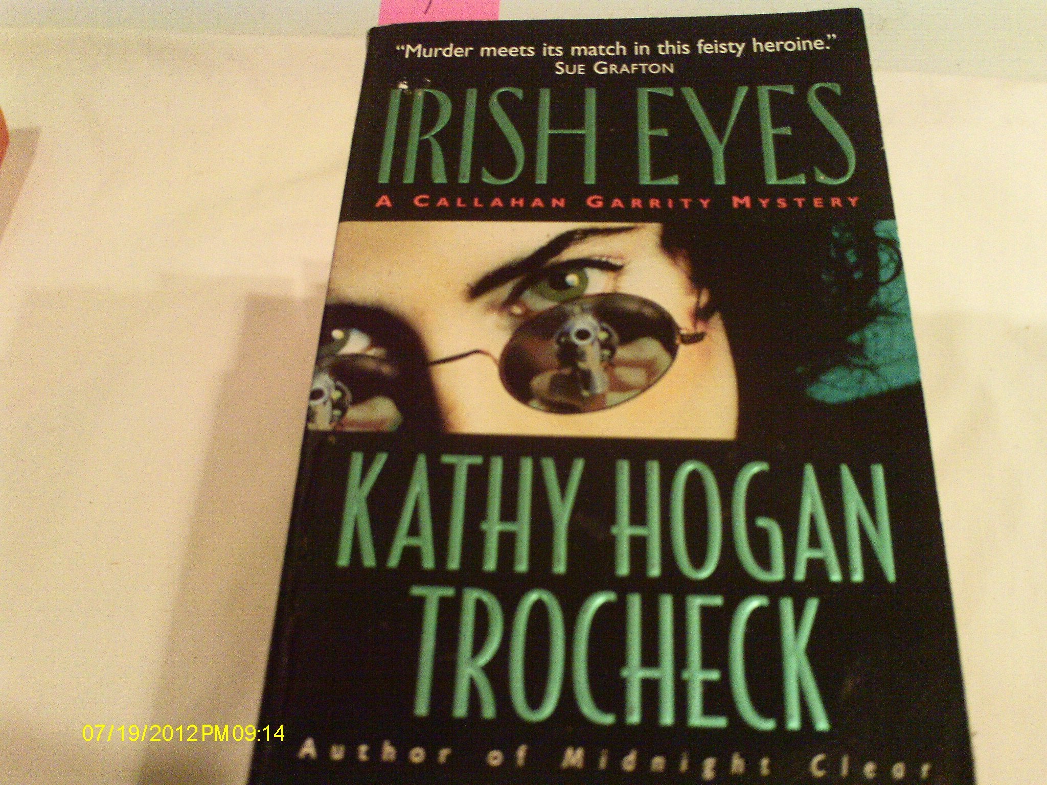Irish Eyes: A Callahan Garrity Mystery,New
