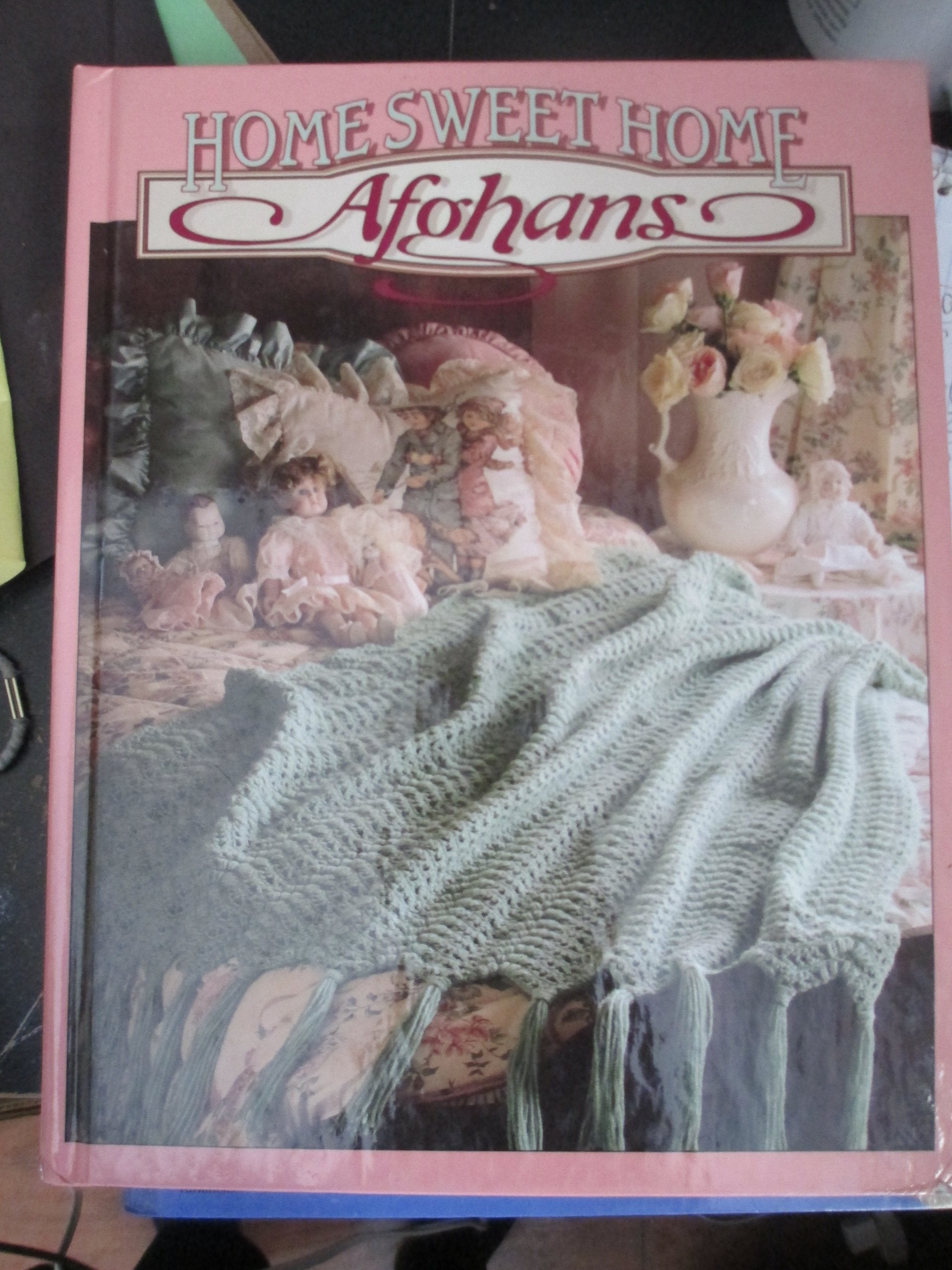 Home sweet home afghans (Crochet treasury),Used