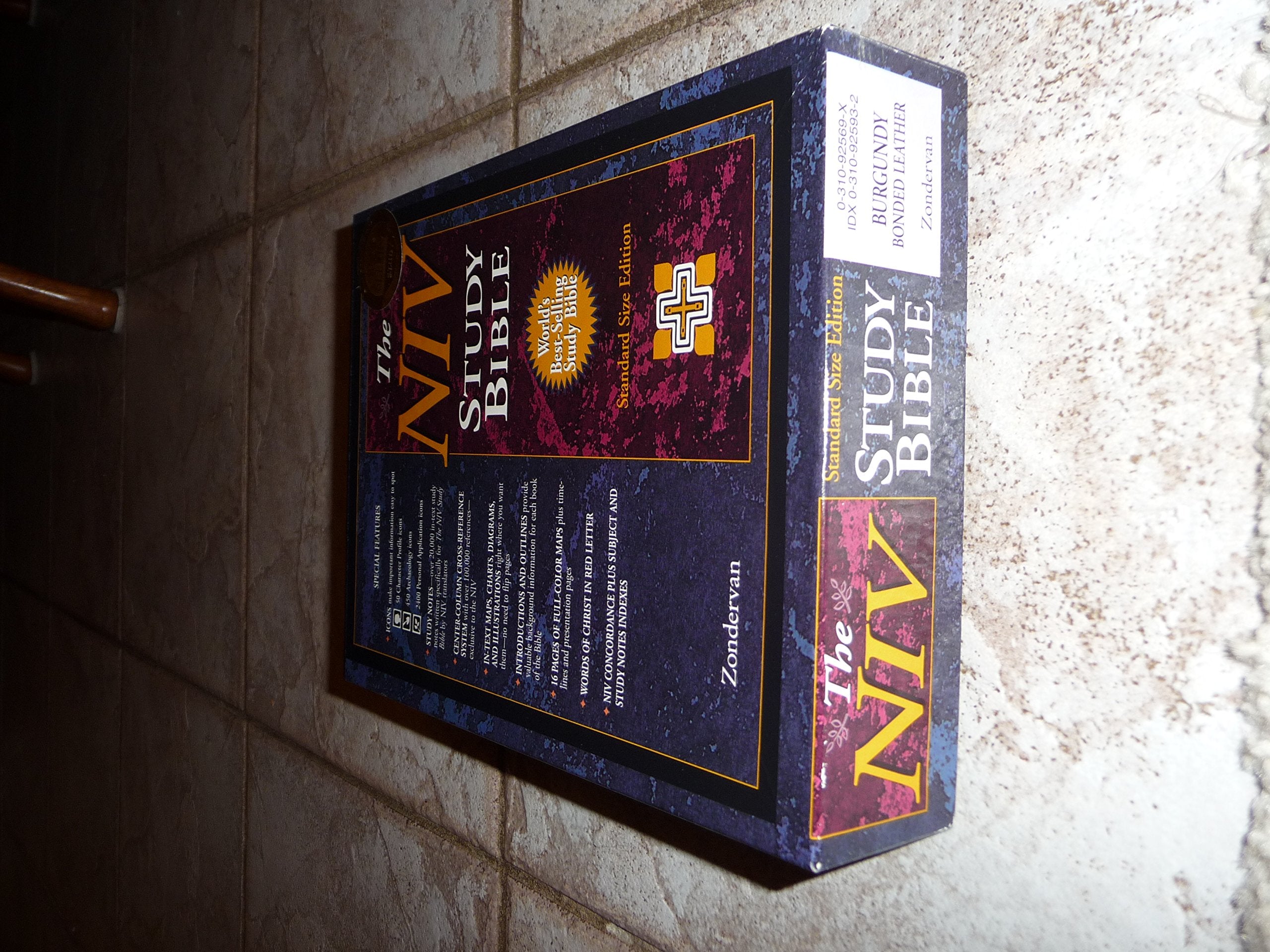 The NIV Study Bible: New International Version,Used