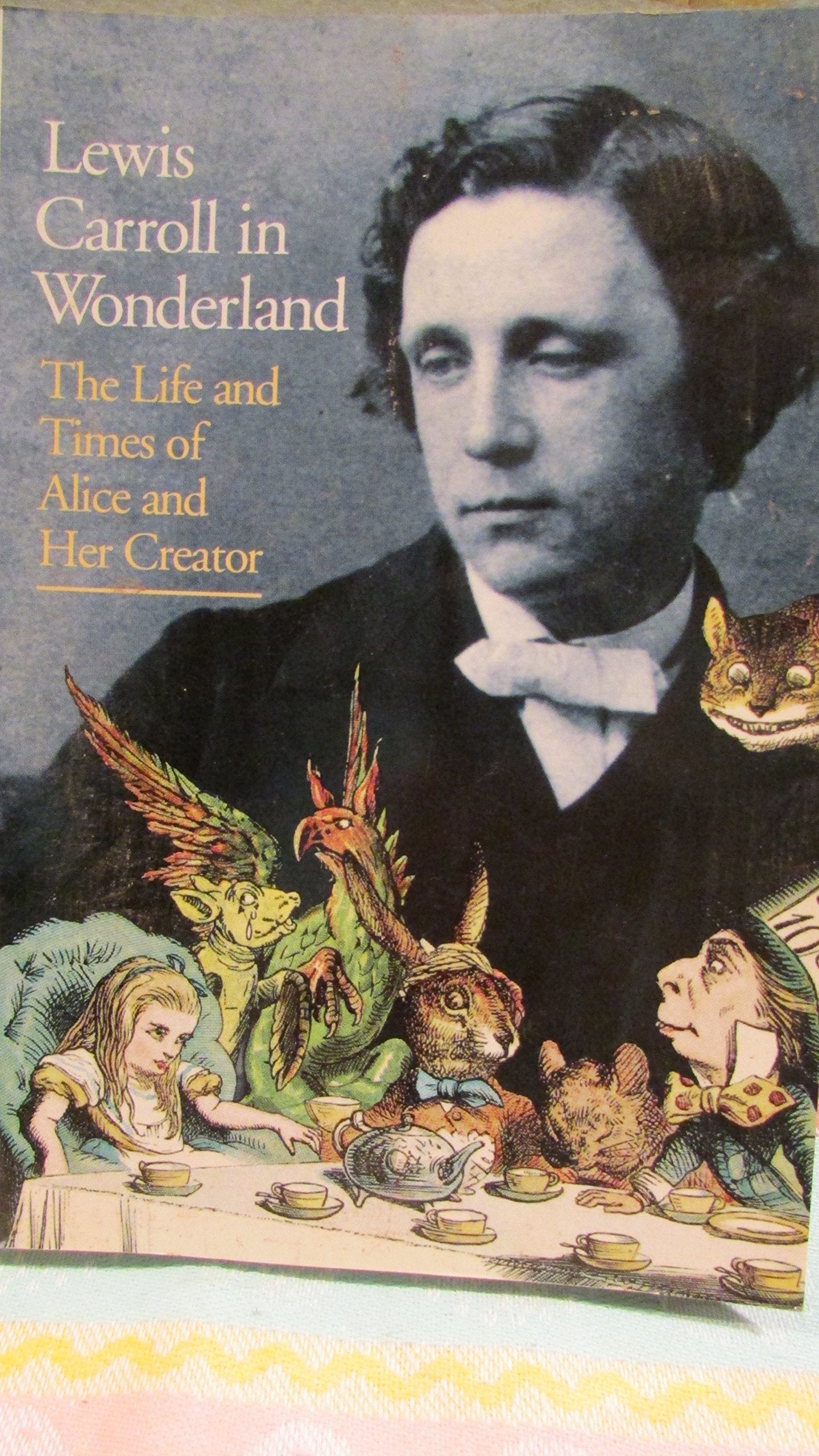 Lewis Carroll In Wonderland: The Life And Times Of Alice And Her Creator (Discoveries (Abrams)),New