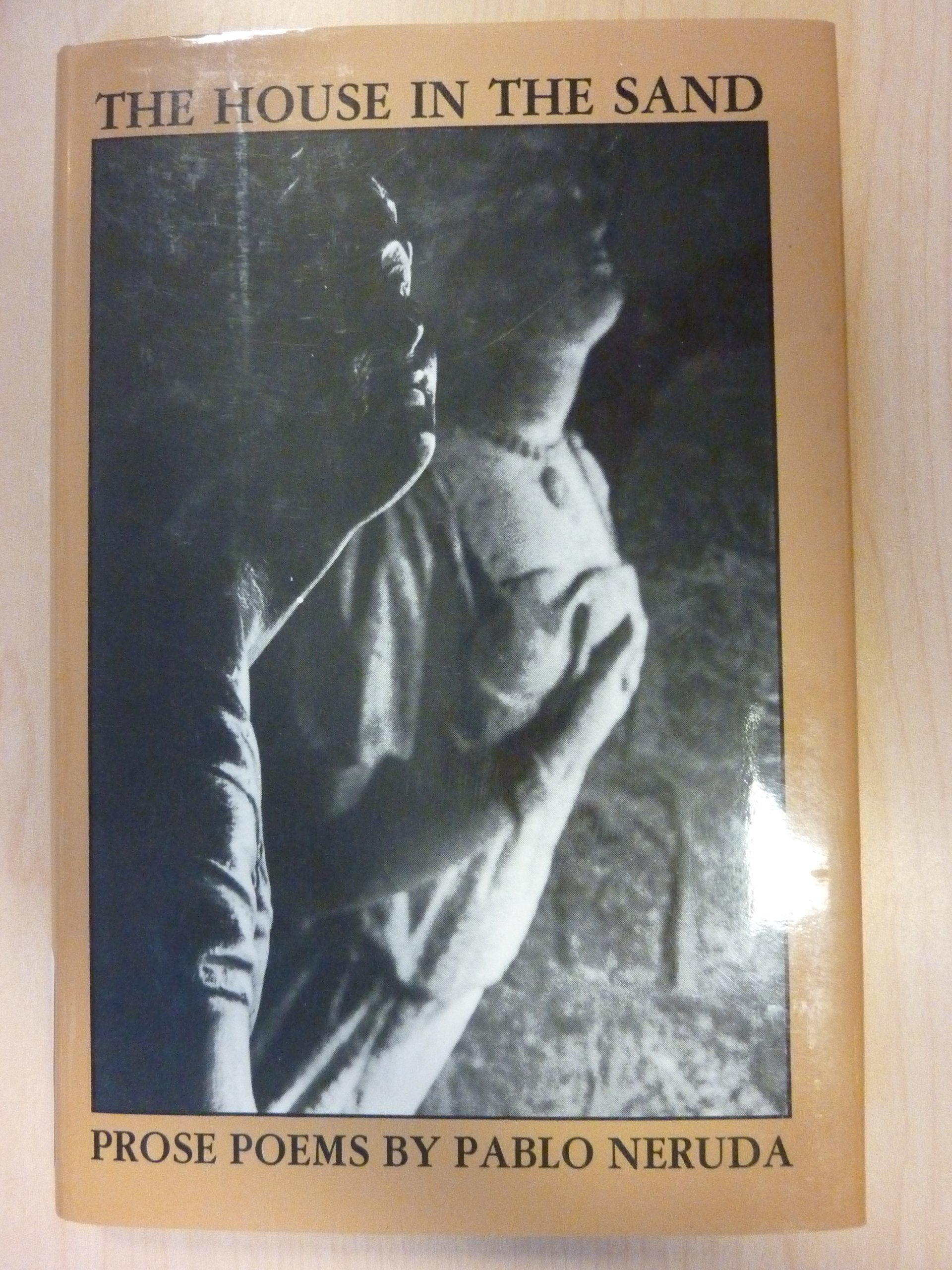 House in the Sand (English, Spanish and Spanish Edition),Used