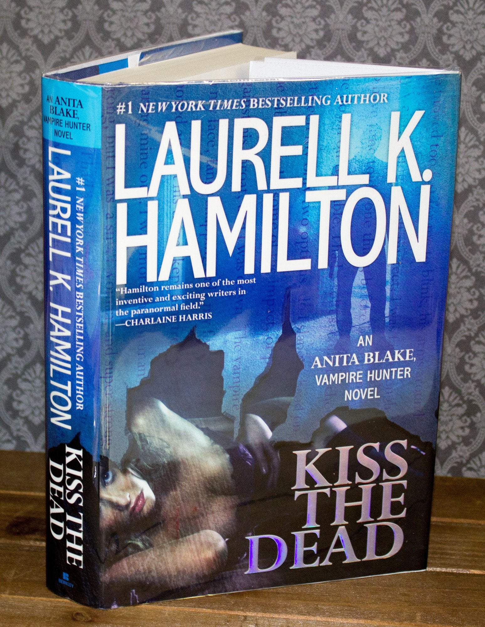 Kiss The Dead (Anita Blake, Vampire Hunter),New