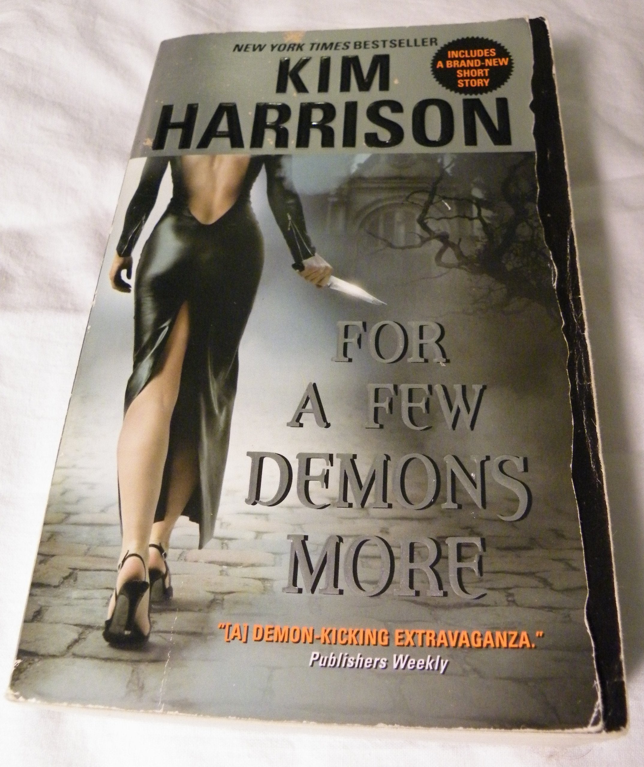 For a Few Demons More (The Hollows, Book 5),Used