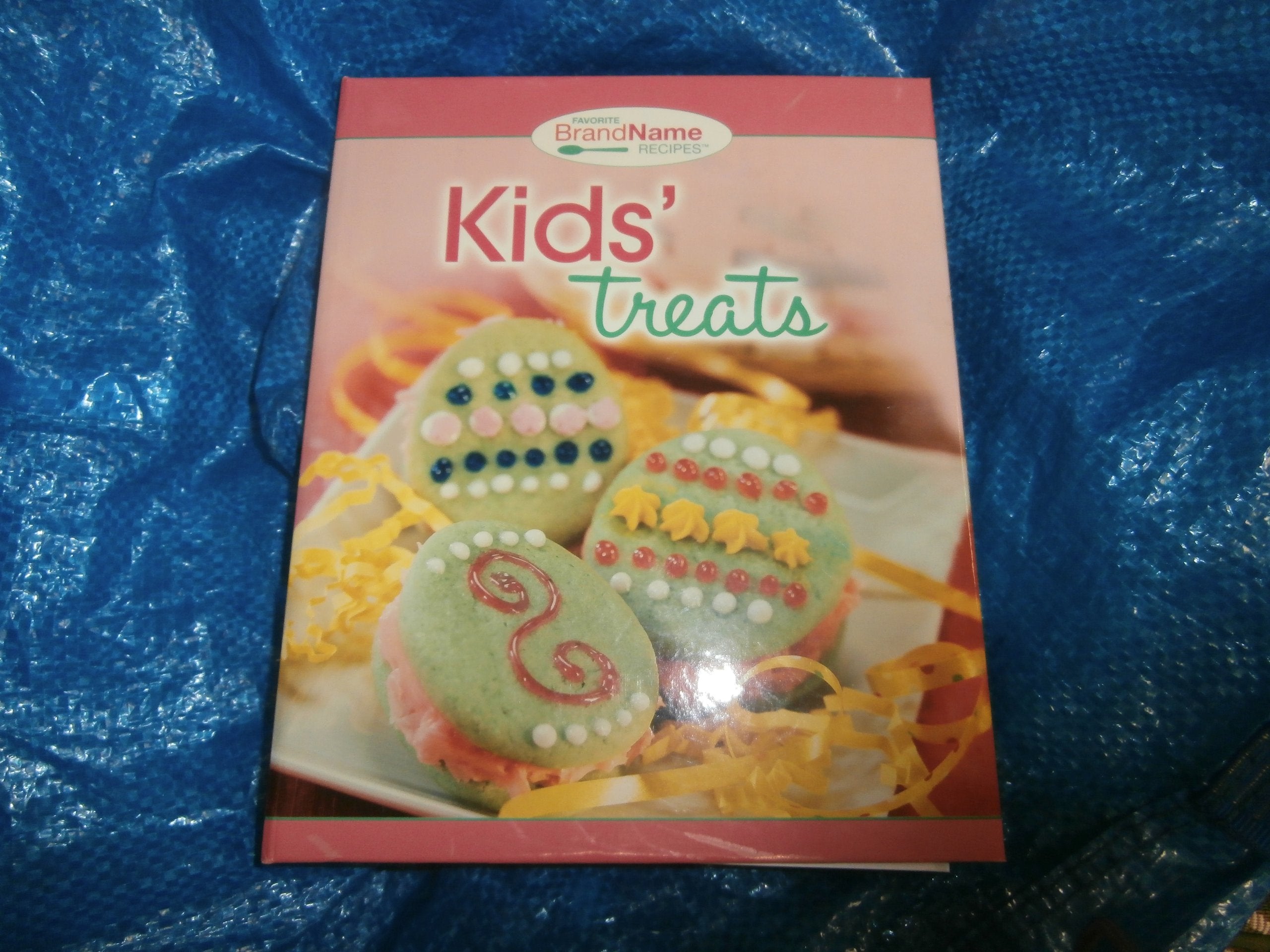Kids' Treats (Favorite BrandName Recipes),Used