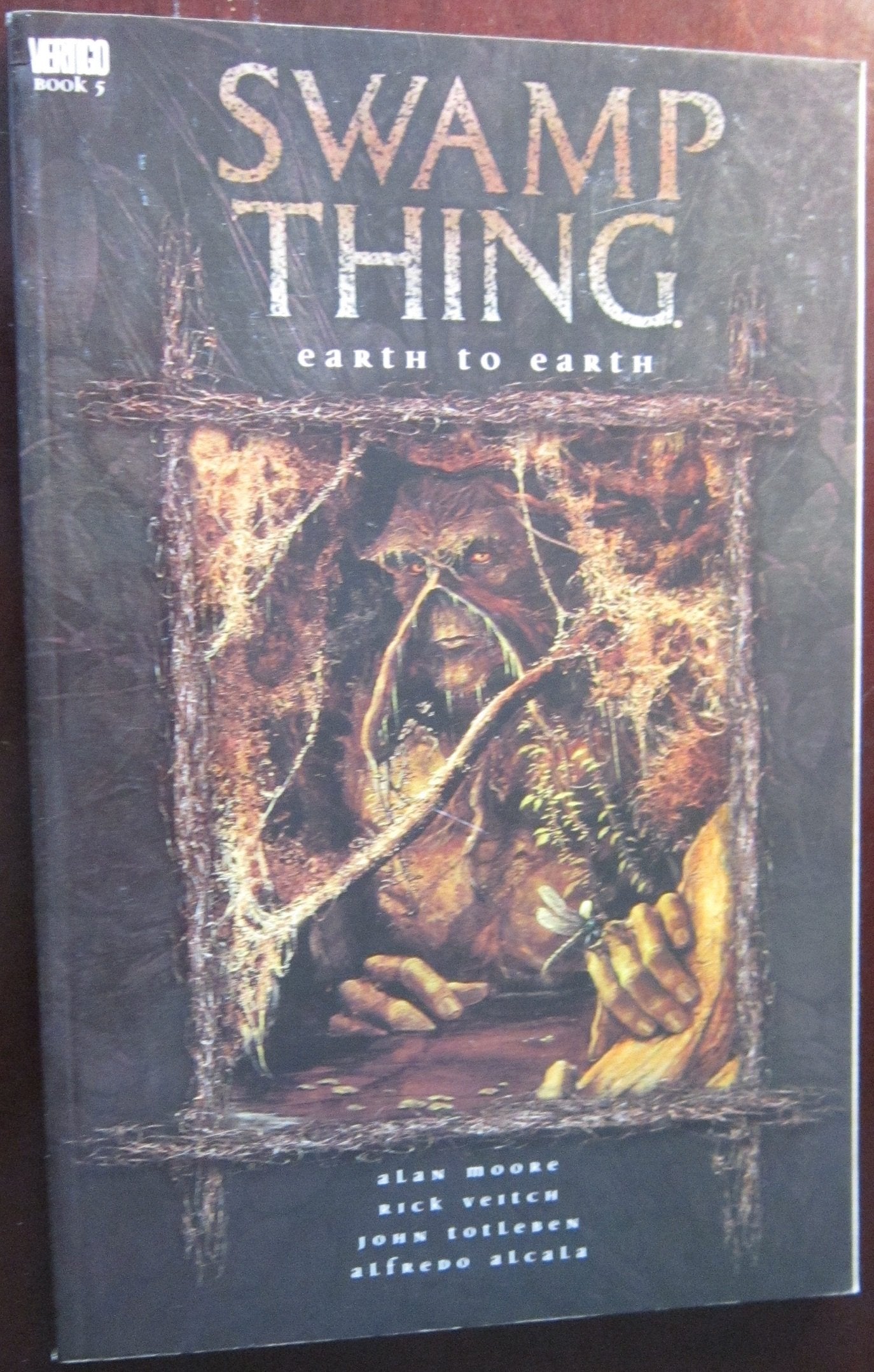 Swamp Thing VOL 05: Earth to Earth,Used