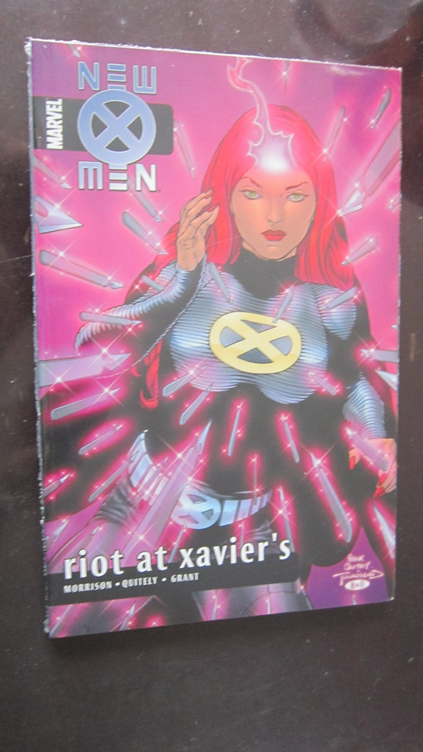 New XMen Vol. 4: Riot at Xavier's (New Xmen by Grant Morrison, 4),Used