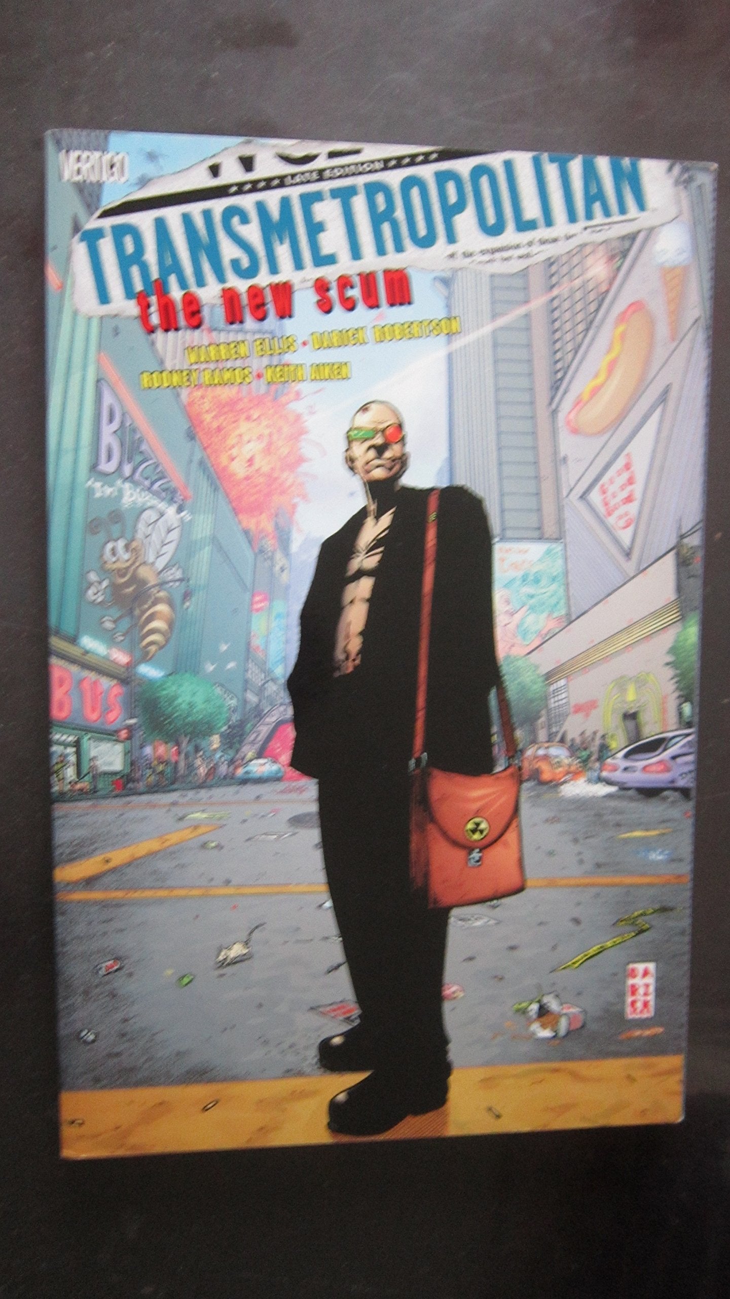 Transmetropolitan VOL 04: The New Scum (Transmetropolitan (Graphic Novels)),Used
