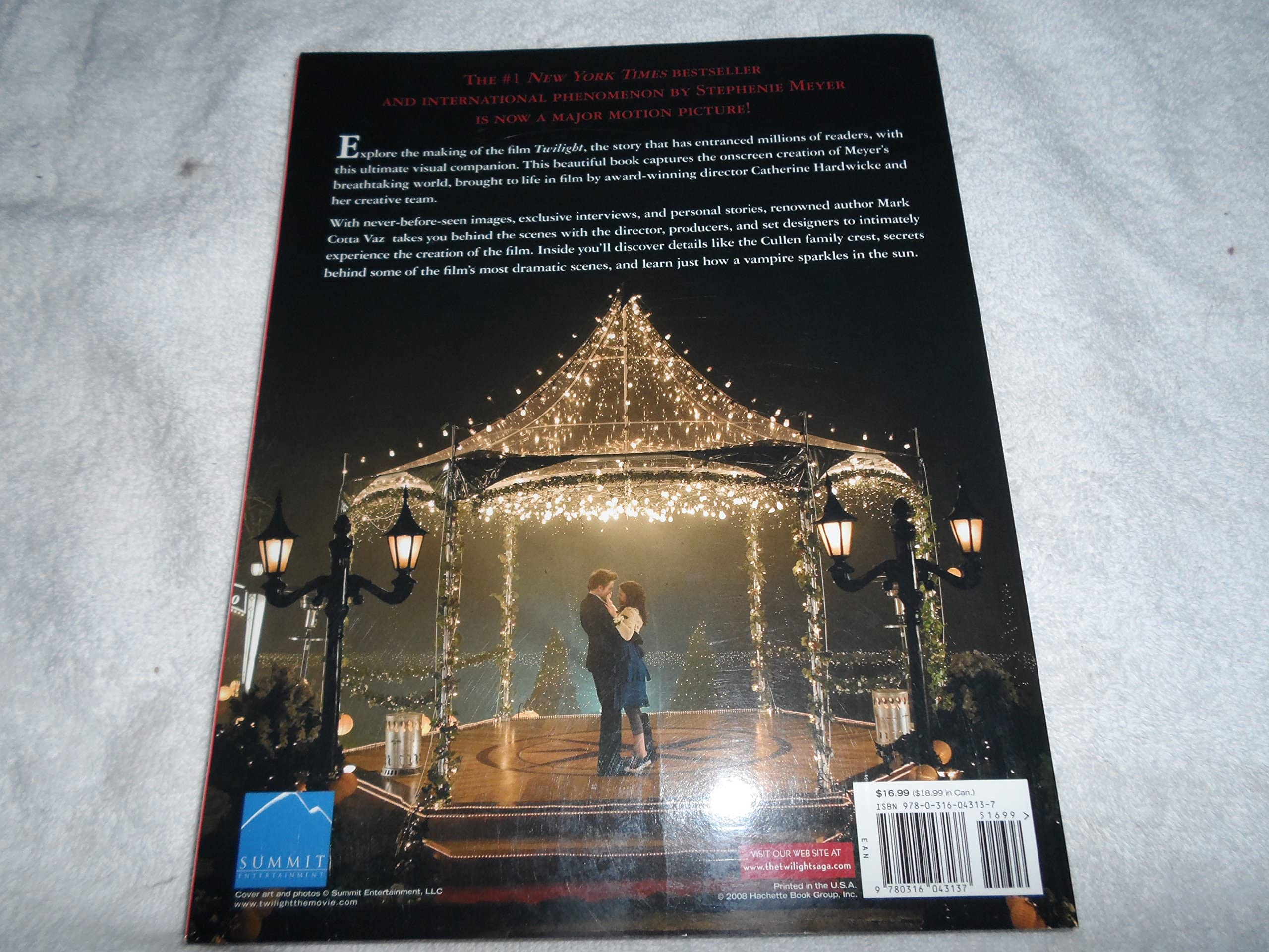 Twilight: The Complete Illustrated Movie Companion,New
