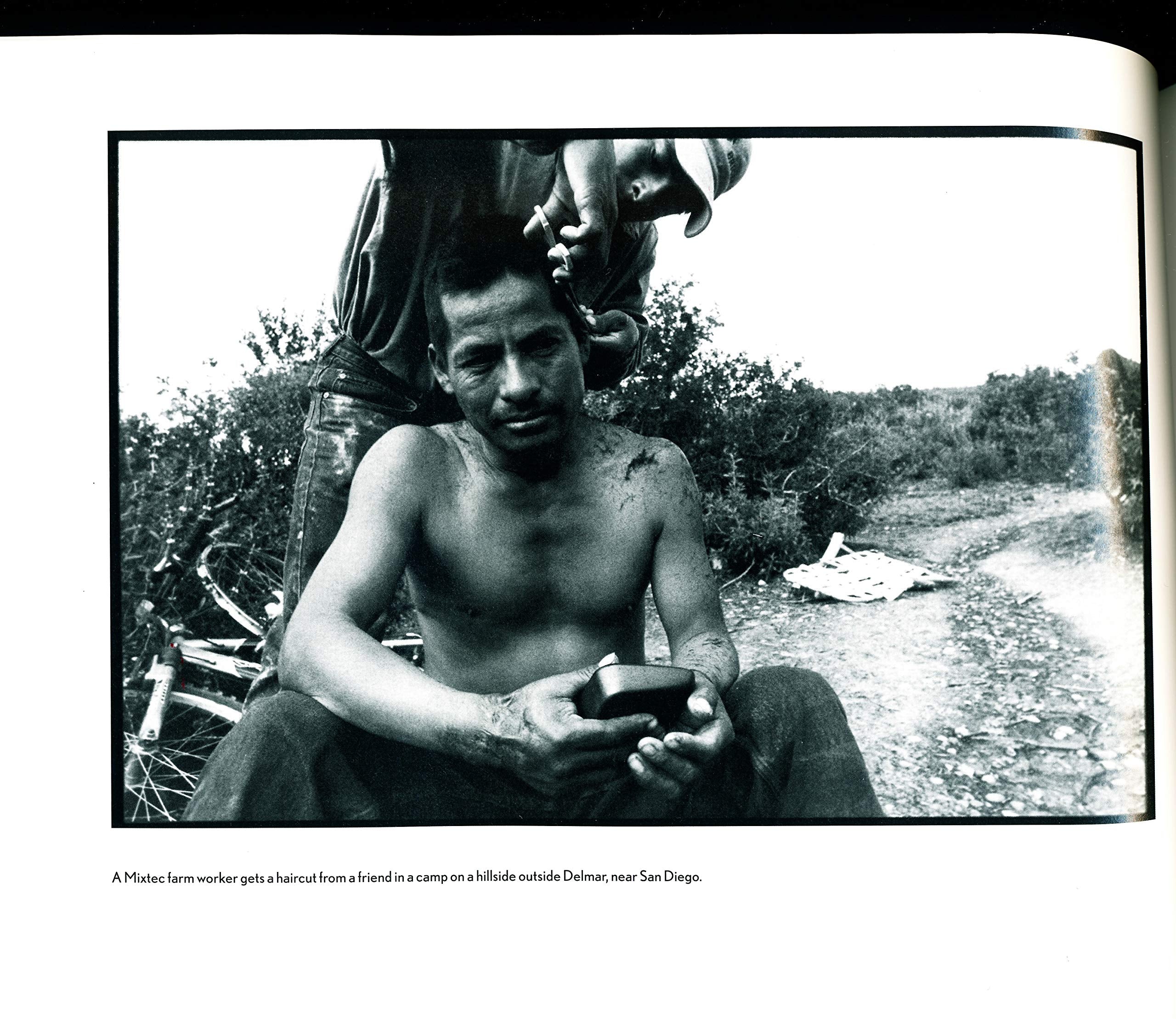 Communities without Borders: Images and Voices from the World of Migration,Used