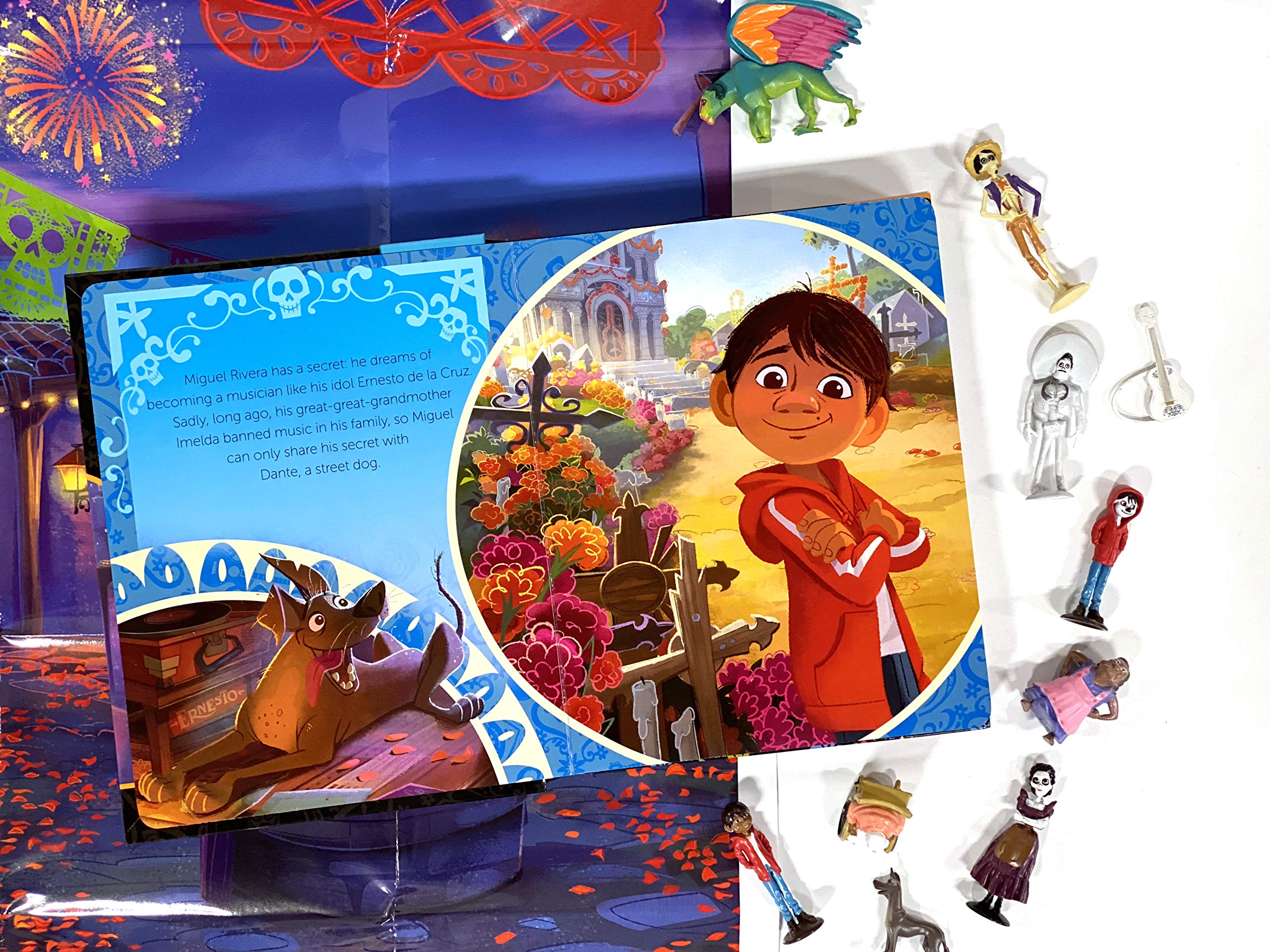 Phidal Disney/Pixar Coco My Busy Book 10 Figurines and a Playmat,Used