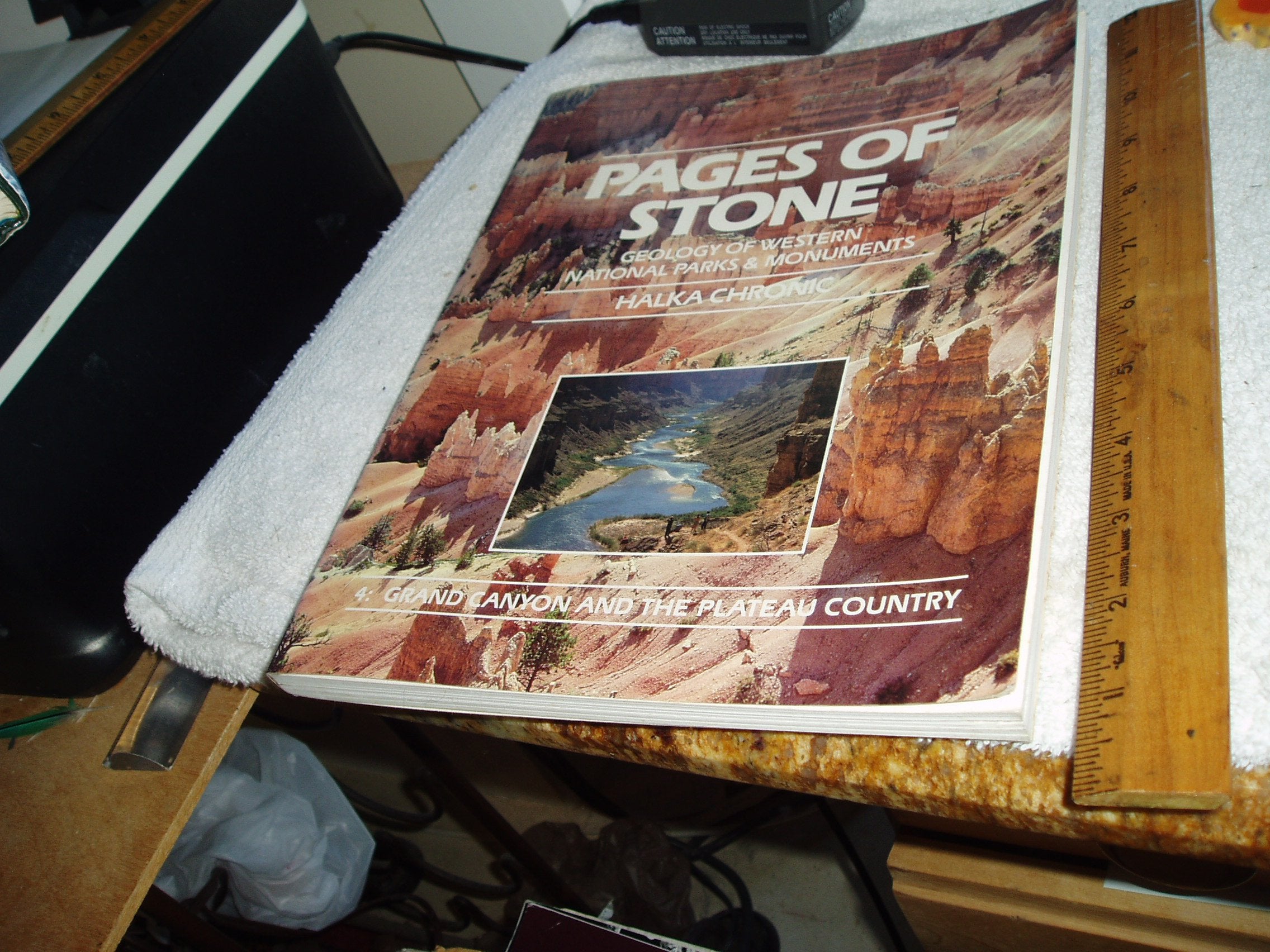 Pages of Stone: Geology of Western National Parks and Monuments: Grand Canyon and the Plateau Country,Used