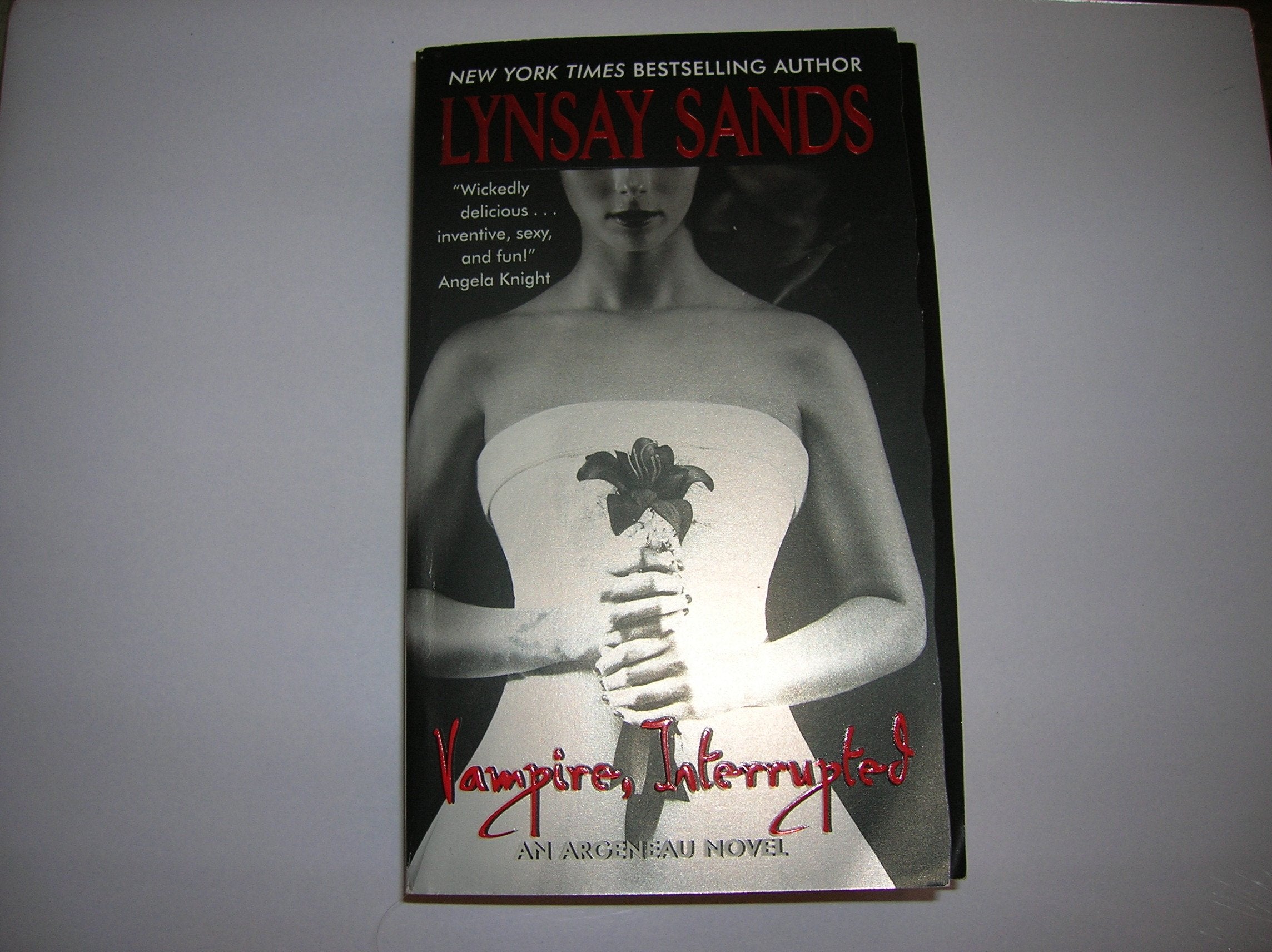 Vampire, Interrupted (Argeneau Vampires, Book 9),Used