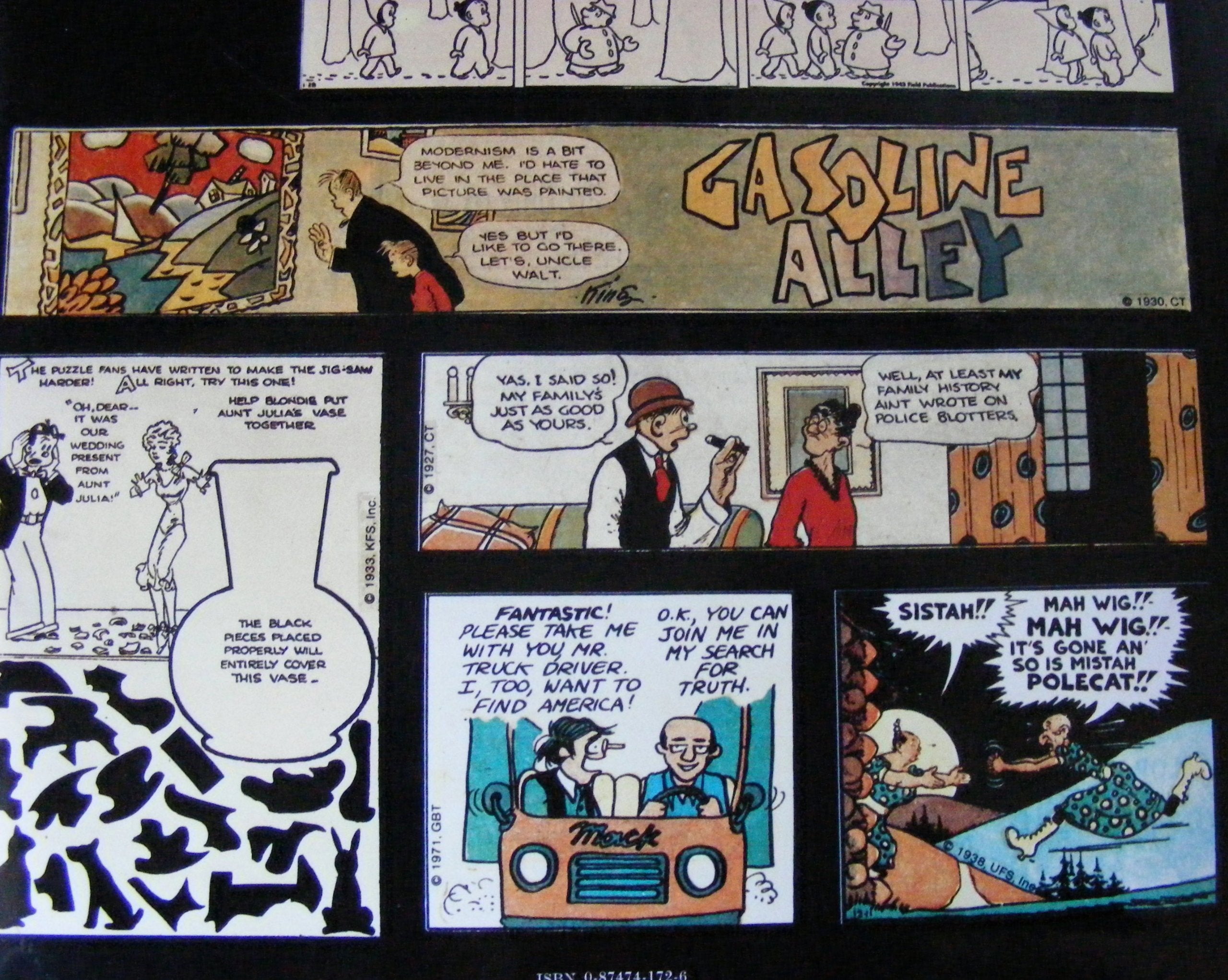 The Smithsonian Collection Of Newspaper Comics,Used