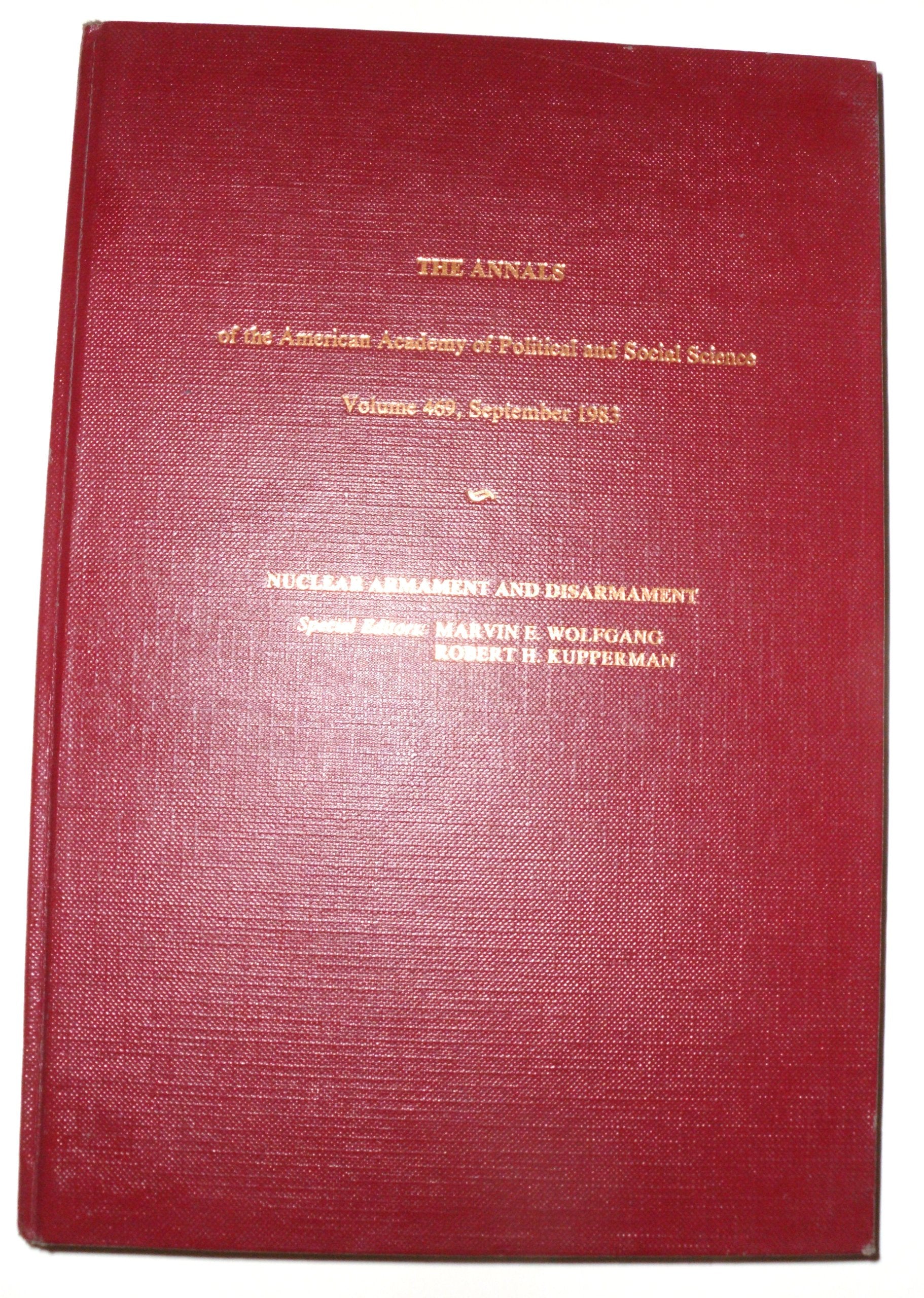 Nuclear Armament and Disarmament (Annals of the American Academy of Political & Social Science),Used