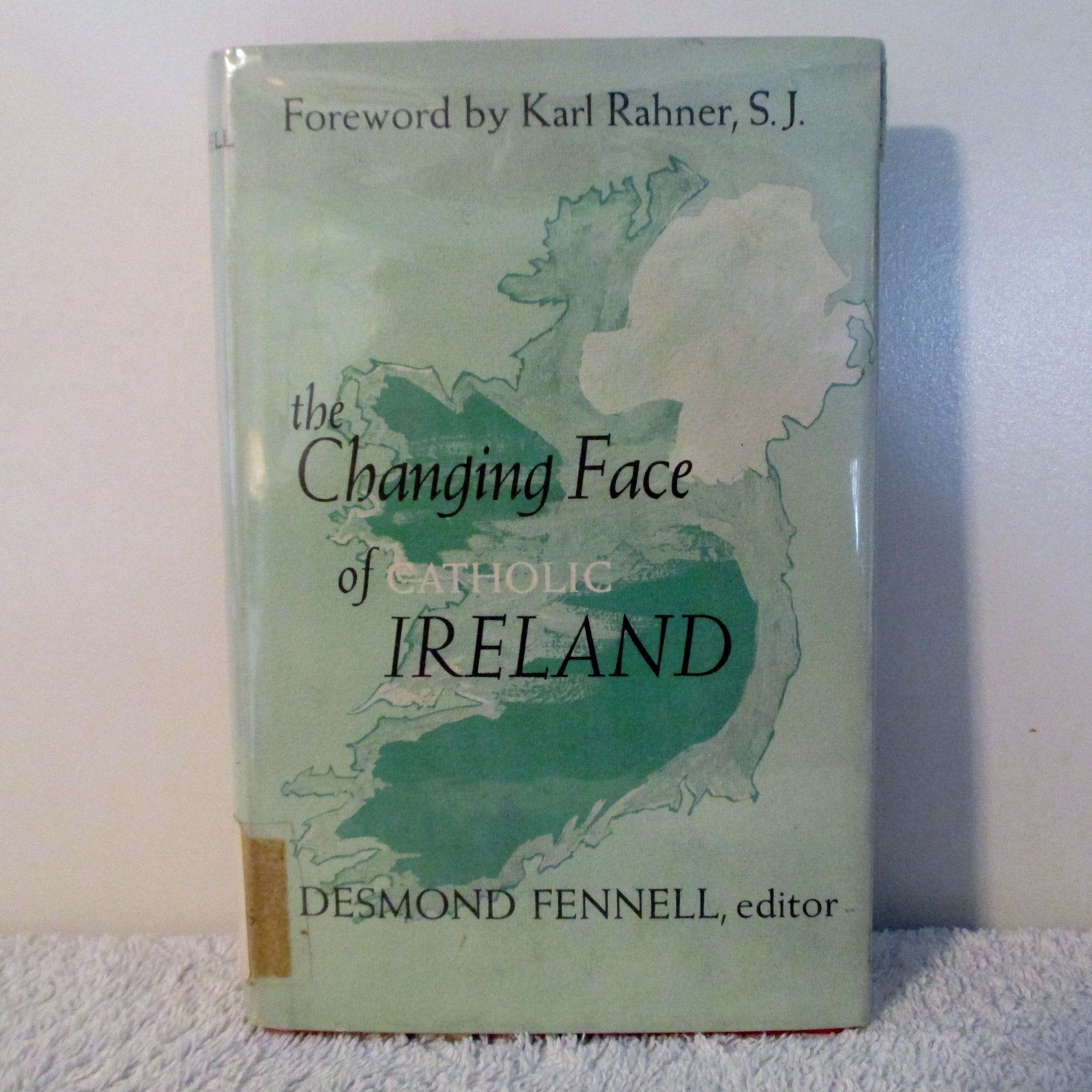The Changing Face Of Catholic Ireland;,Used
