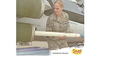 Women of the U.S. Air Force (Snap Books: Women in the U.S. Armed Forces),Used