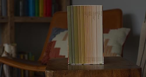 Crossway ESV Scripture Journal: New Testament Set with Artwork by Ruth Chou Simons - Paperback