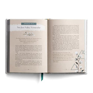 Be Still: 90 Devotions for the Hopeful Heart,New