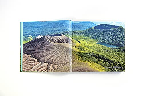 Costa Rica From Above (English and Spanish Edition),New