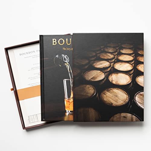 Bourbon [Boxed Book & Ephemera Set]: The Story of Kentucky Whiskey,Used