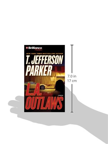 L.A. Outlaws: A Novel (Charlie Hood Series),Used