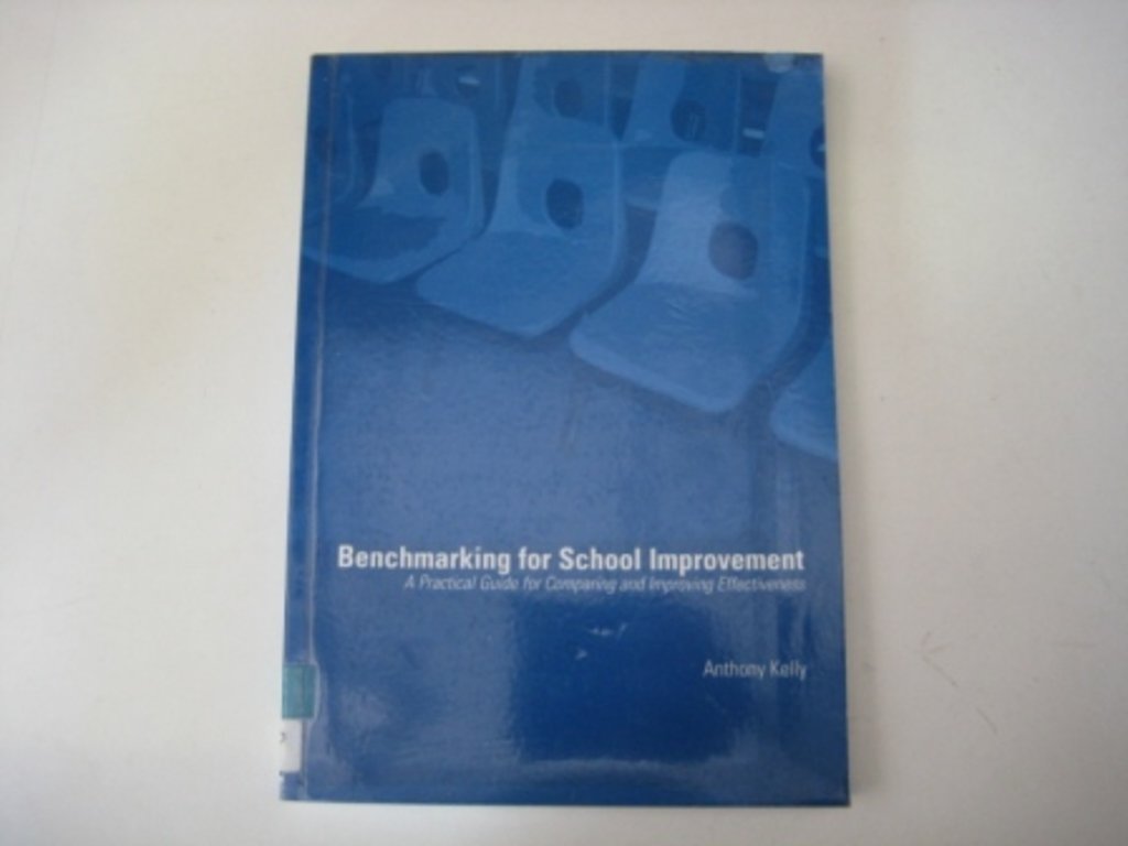 Benchmarking for School Improvement: A Practical Guide for Comparing and Improving Effectiveness,Used