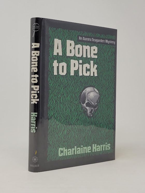 A Bone to Pick (Aurora Teagarden Mysteries, Book 2),New