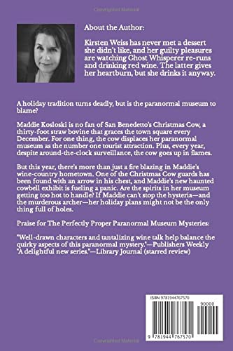 Deja Moo: A Perfectly Proper Cozy Mystery (A Perfectly Proper Paranormal Museum Mystery),Used