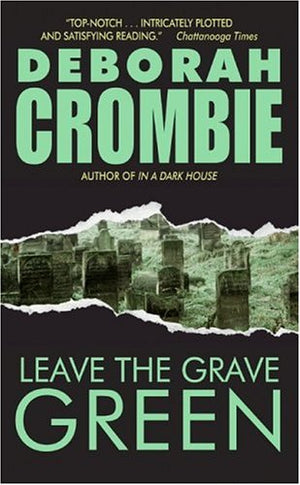 Leave The Grave Green (Duncan Kincaid/Gemma James Novels),Used