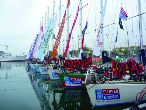 Team Spirit: Life and Leadership on One of the World's Toughest Yacht Races,Used