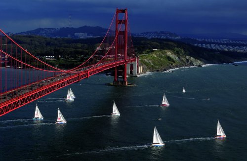 Team Spirit: Life and Leadership on One of the World's Toughest Yacht Races,Used
