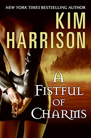 A Fistful of Charms (The Hollows, Book 4)