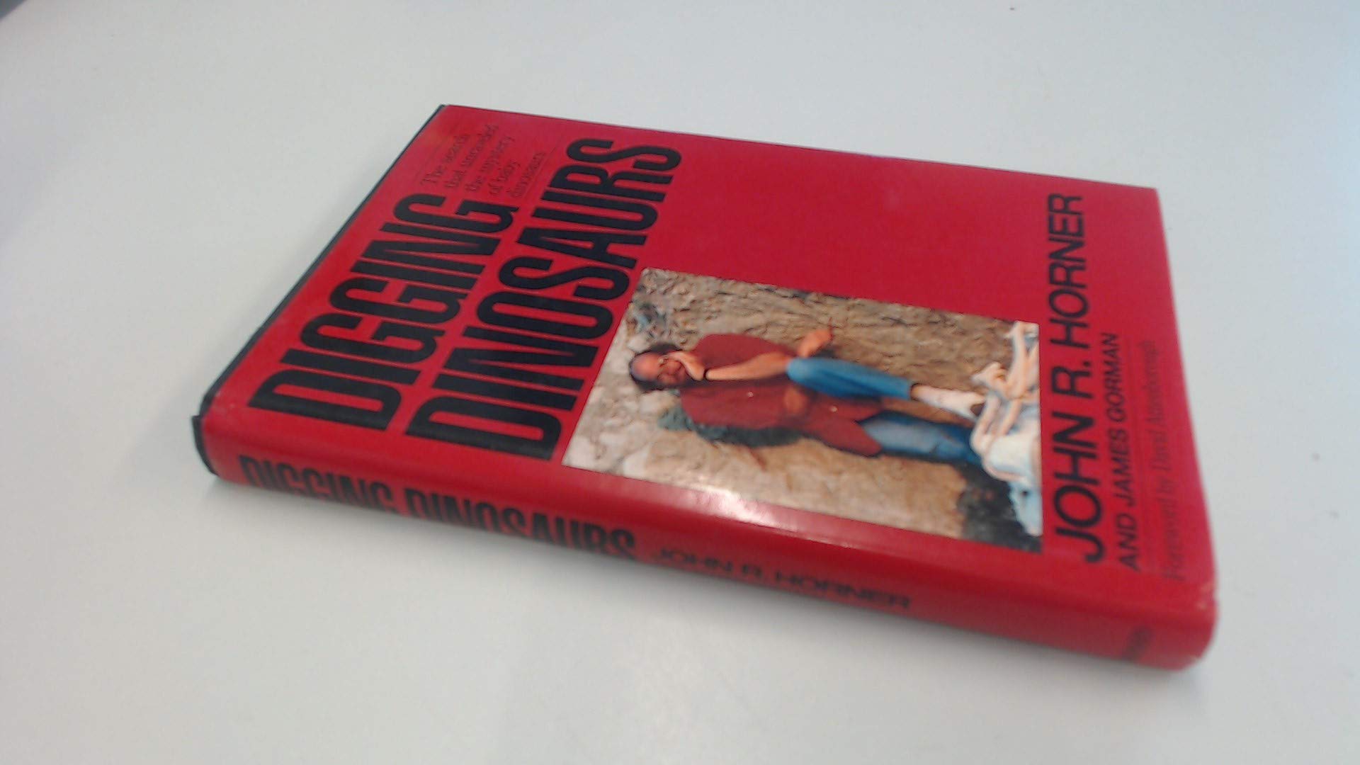 Digging Dinosaurs: The Search That Unraveled the Mystery of Baby Dinosaurs,New