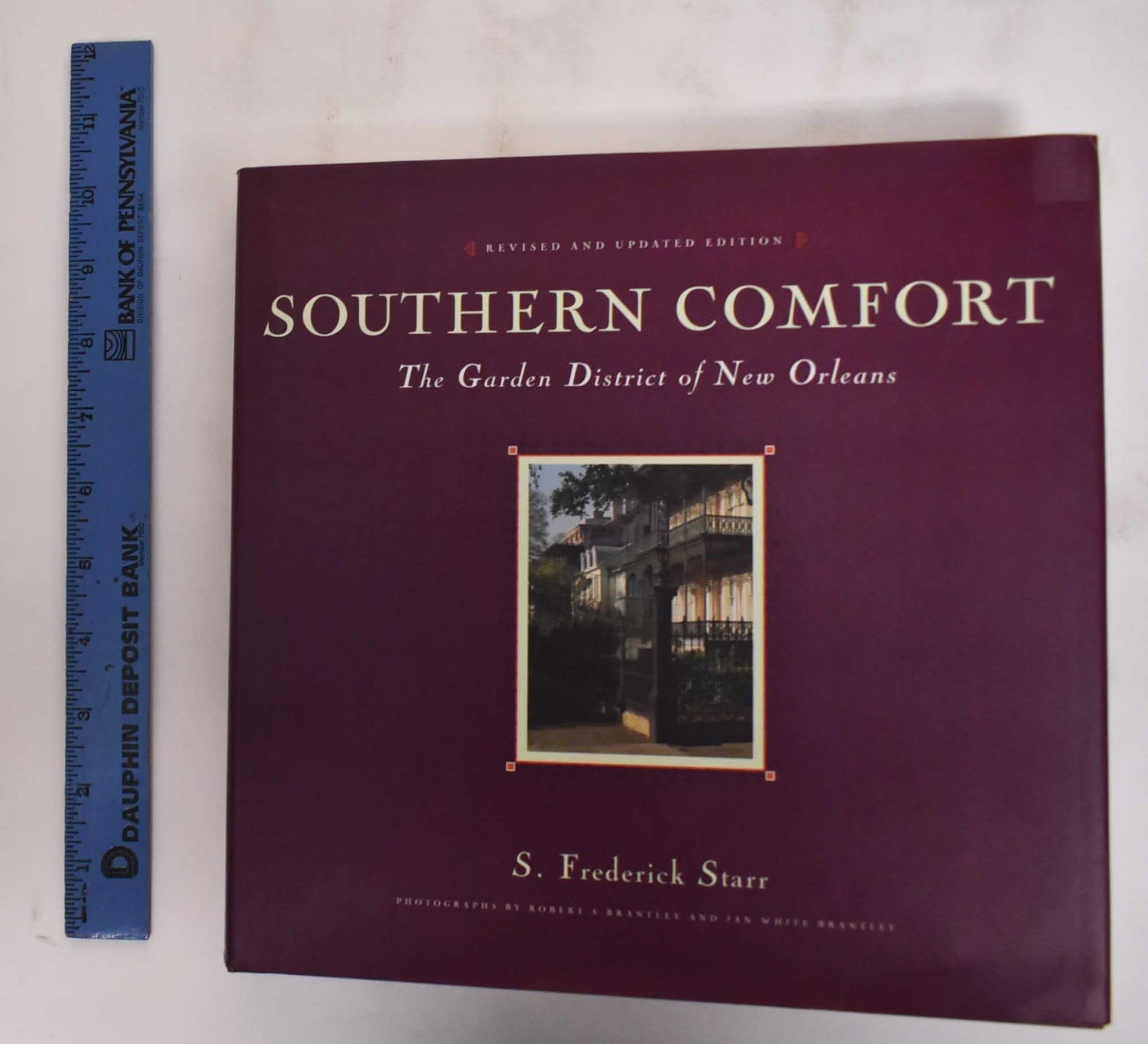 Southern Comfort: The Garden District of New Orleans (Flora Levy Humanities Series),Used