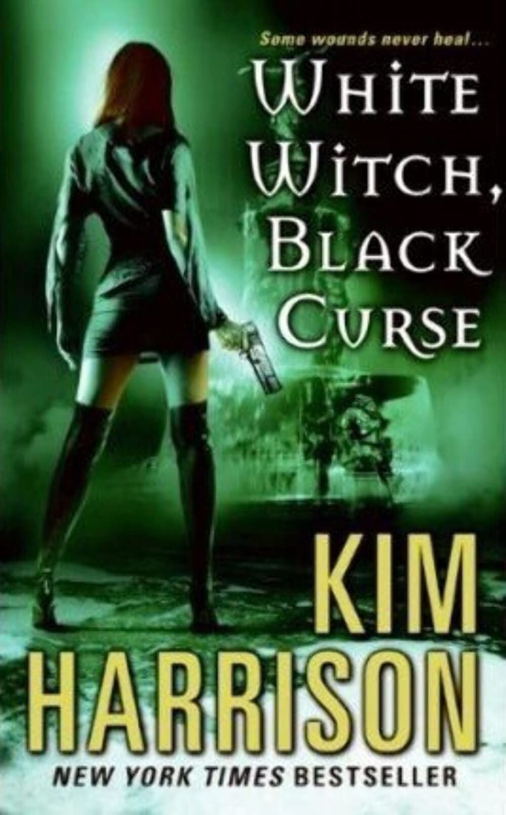 White Witch, Black Curse (The Hollows, Book 7),Used