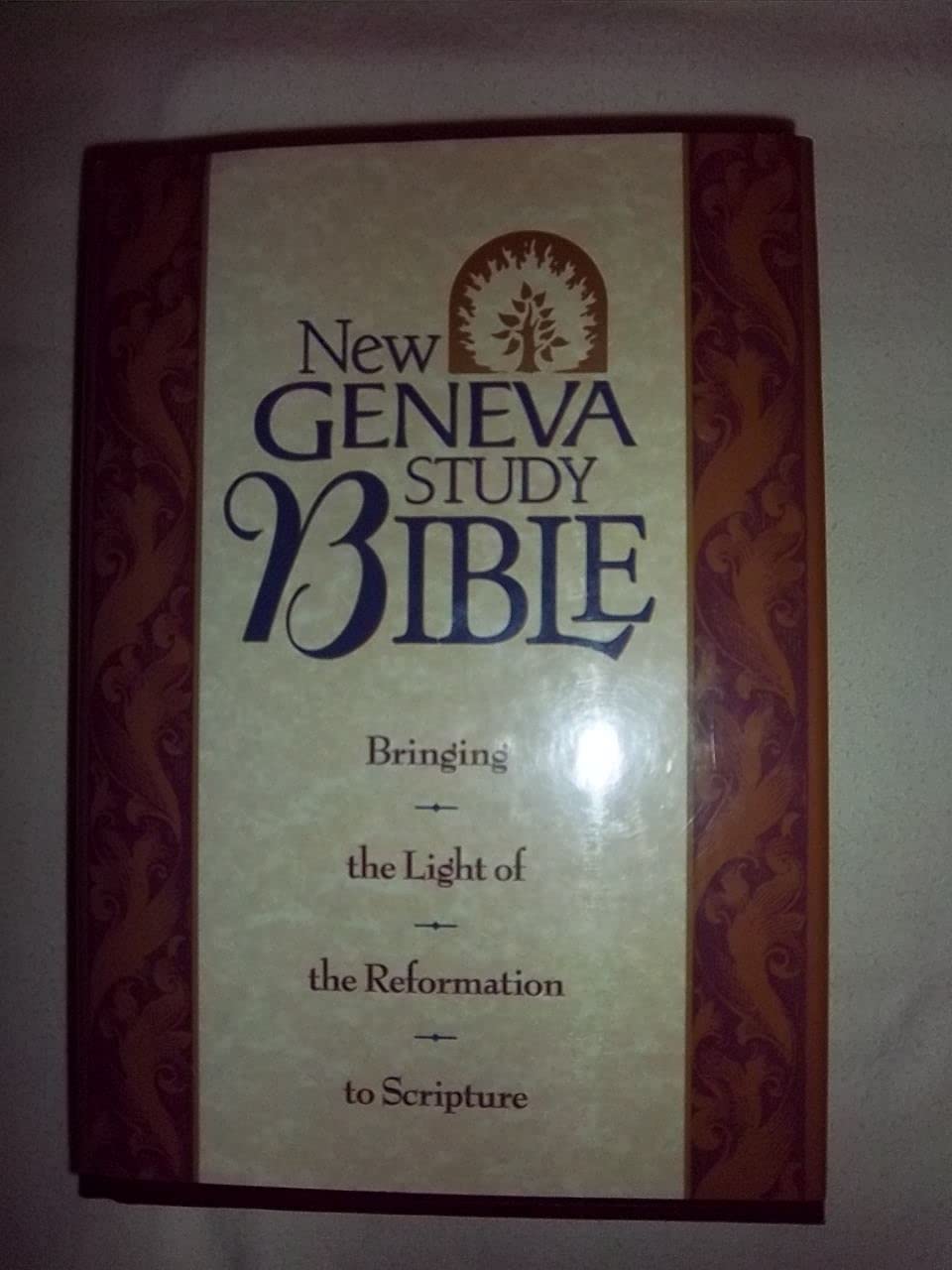 Holy Bible: New Geneva Study Bible, New King James Version,Used