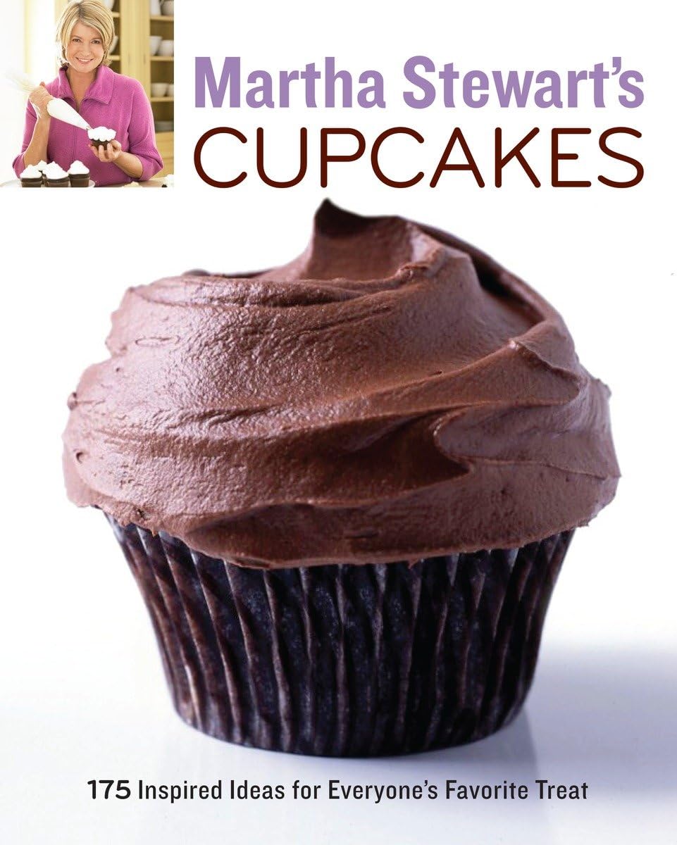 Martha Stewart'S Cupcakes: 175 Inspired Ideas For Everyone'S Favorite Treat: A Baking Book,Used