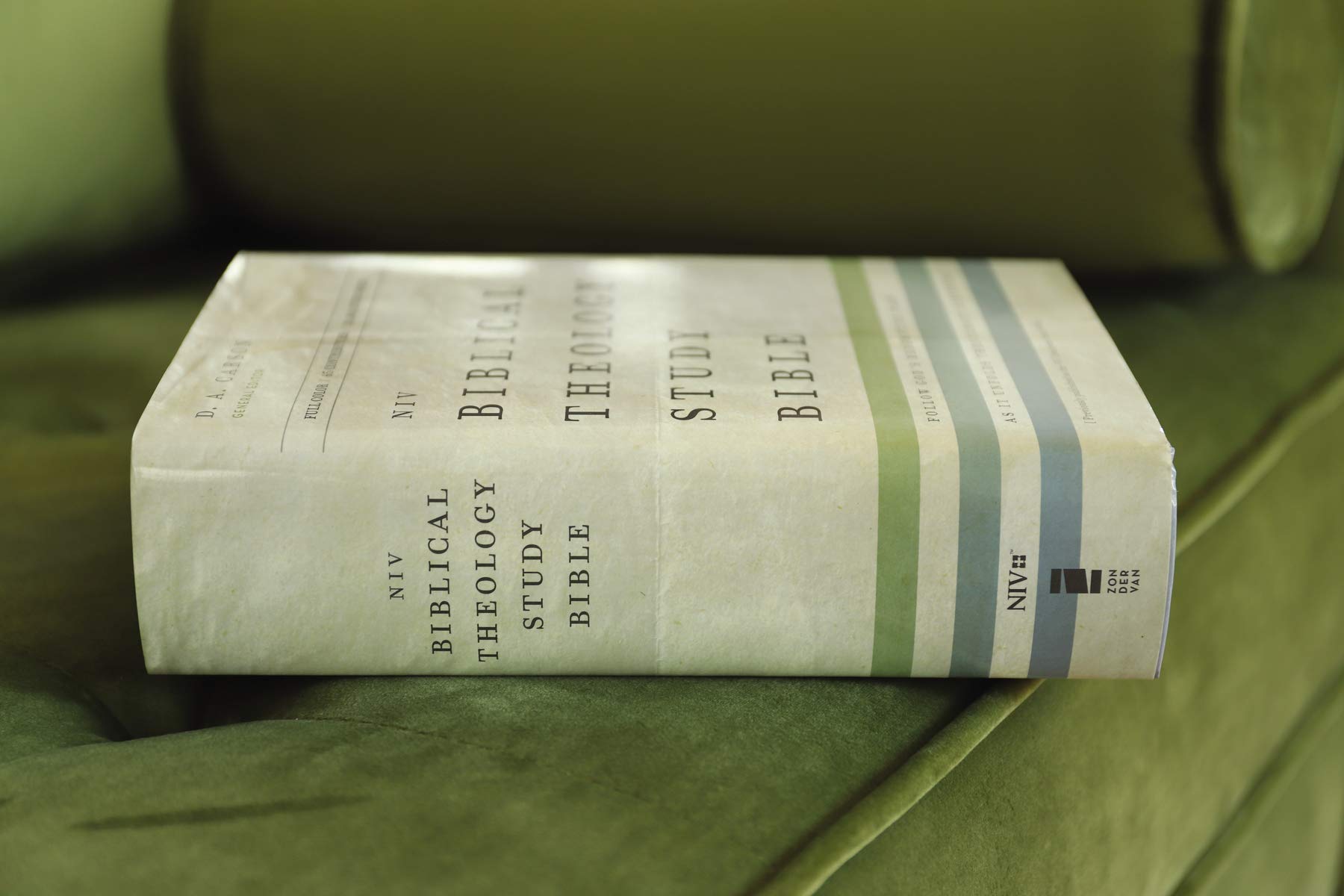 NIV, Biblical Theology Study Bible (Trace the Themes of Scripture), Hardcover, Comfort Print: Follow God?s Redemptive Plan as It,New