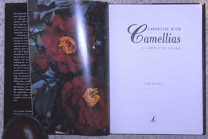 Gardening with camellias: A New Zealand guide,Used