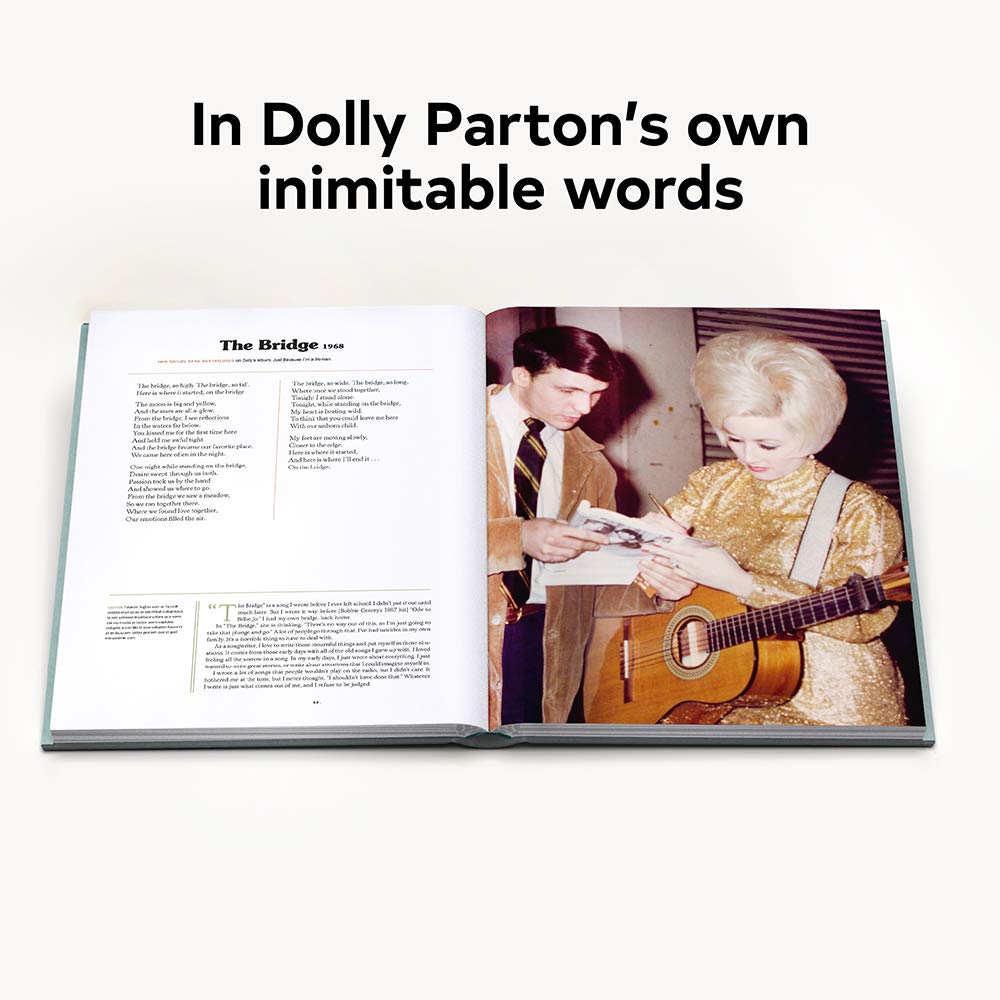 Chronicle Books Dolly Parton Songteller: My Life in Lyrics, Model 9781797205090