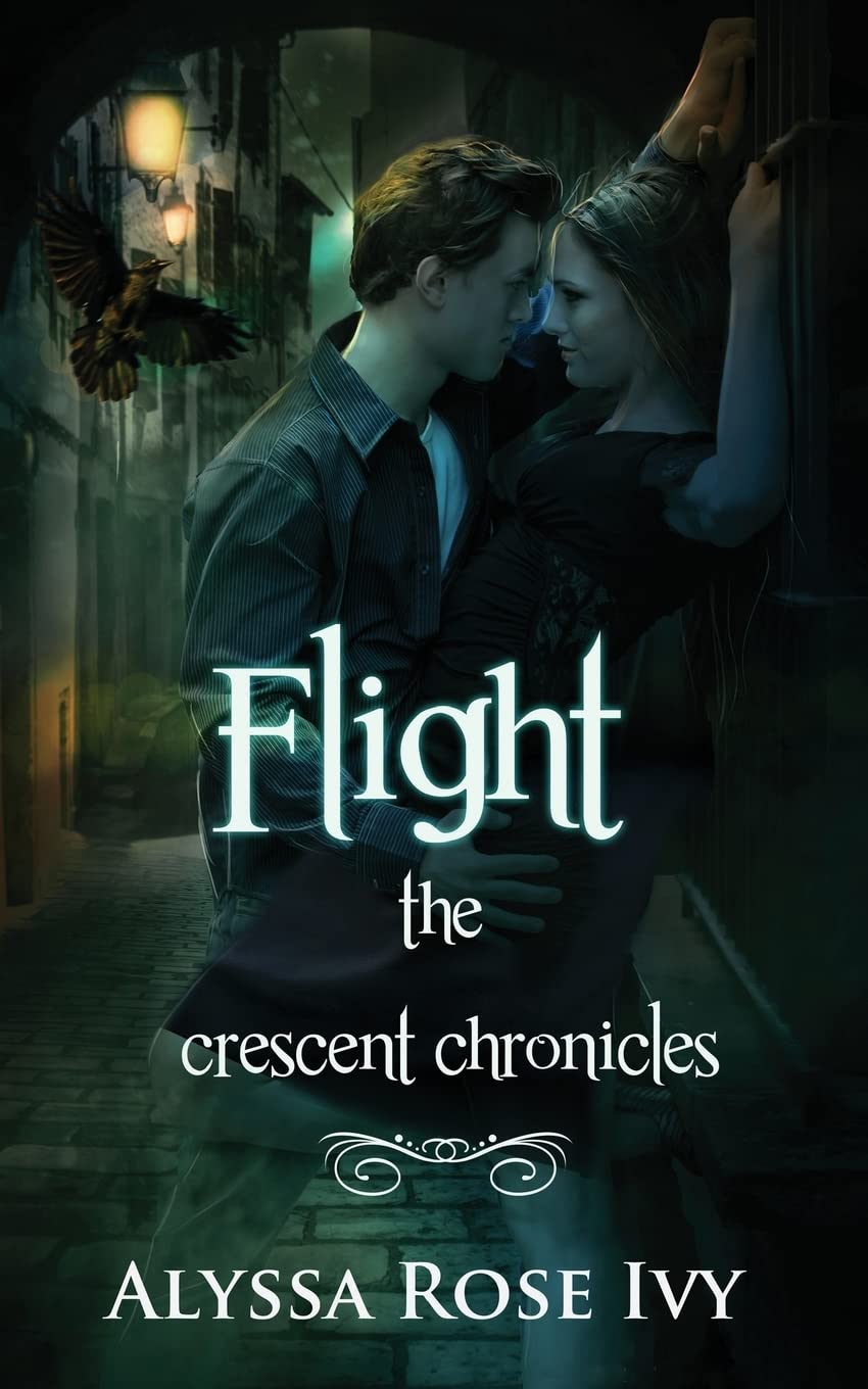 Flight: Book 1 Of The Crescent Chronicles,New