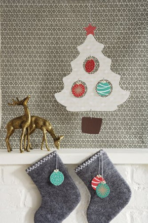 Mobile Art: Papers, Designs, and Instructions for Making Twenty Stunning Mobiles,Used