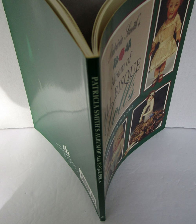 Patricia Smith's album of all bisque dolls: Identification and value guide,Used