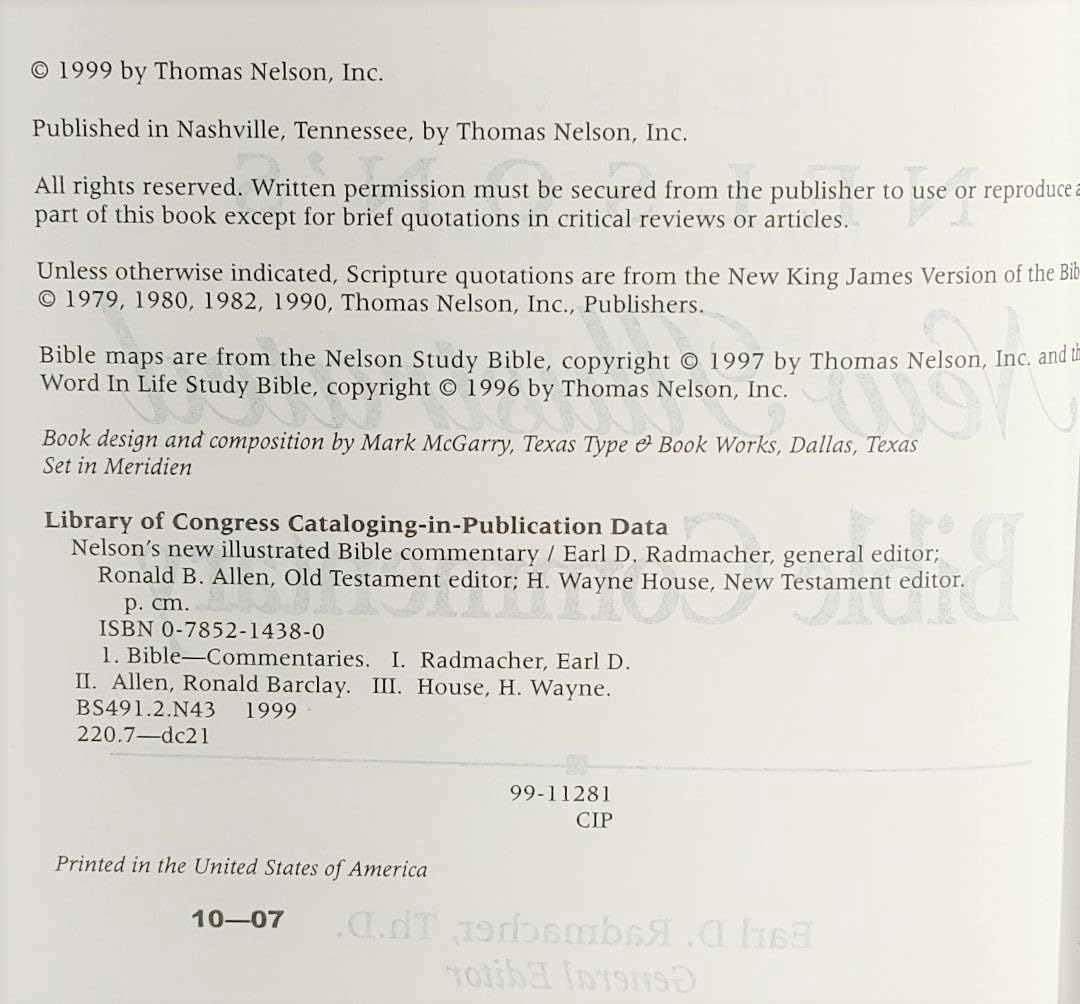 Nelson's New Illustrated Bible Commentary: Spreading the Light of God's Word into Your Life,Used