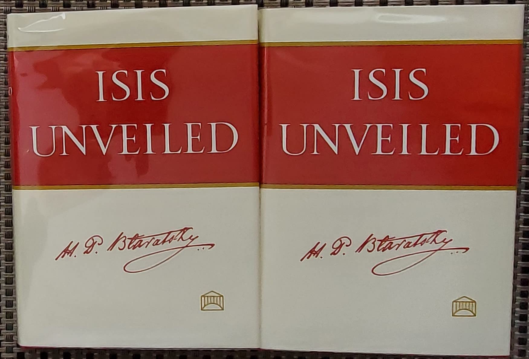 Isis Unveiled (Volumes 1 and 2),New