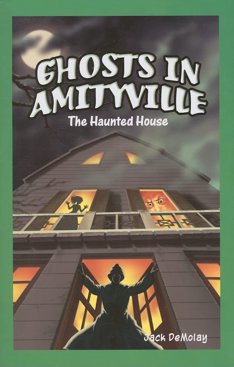 Ghosts in Amityville: The Haunted House (Jr. Graphic Mysteries),Used