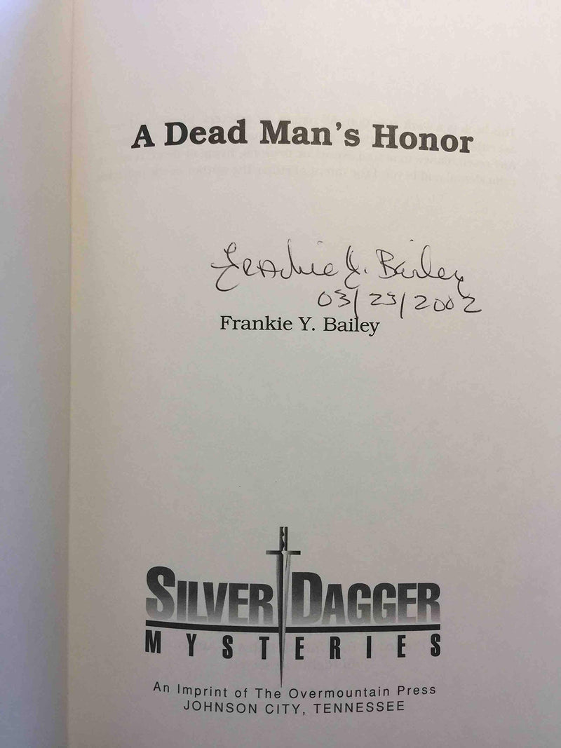 A Dead Man's Honor (Silver Dagger Mysteries),Used