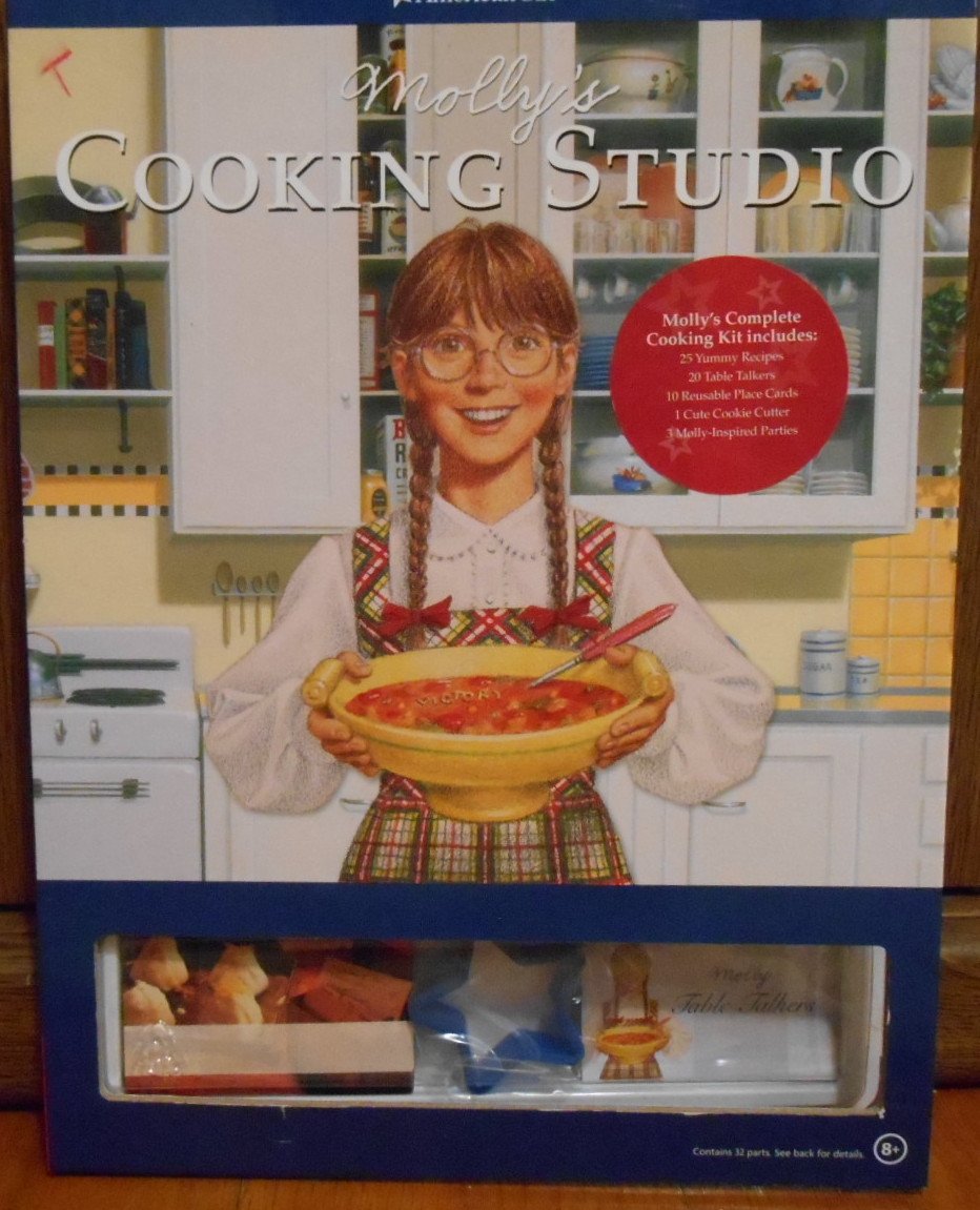 Molly's Cooking Studio (American Girl Collection),New