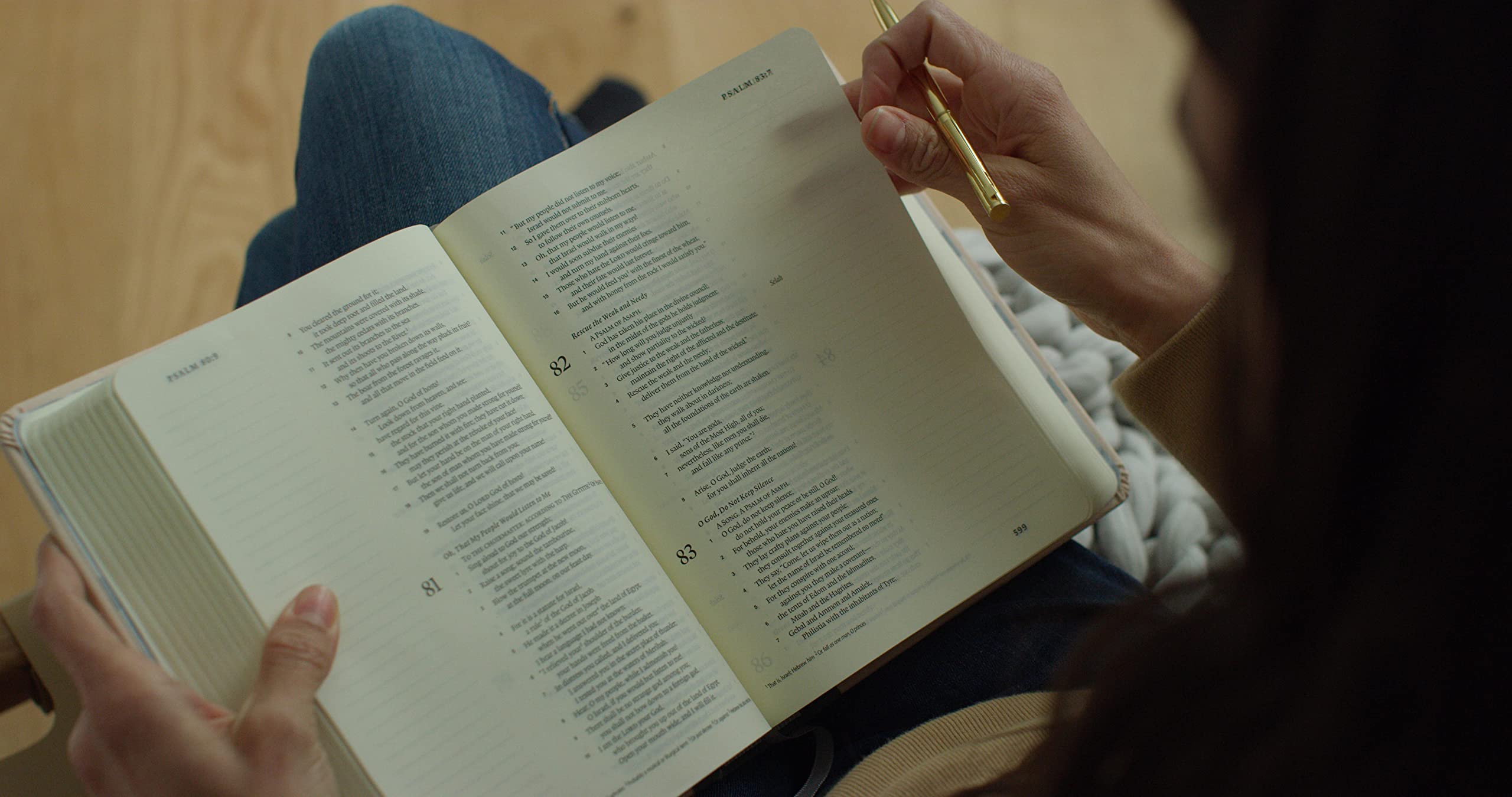 Esv Single Column Journaling Bible, Artist Series (Cloth Over Board, Lulie Wallace, In Bloom)